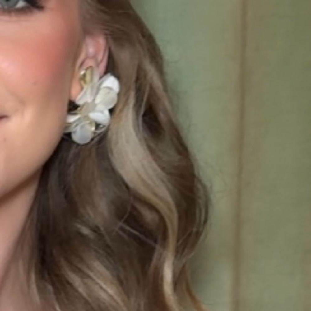Vintage White and Gold Floral Clip-On Earrings